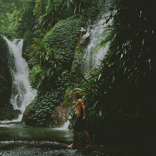 مجتبی نصیری بیا پیشوم تو دلدار ای یار ای یار بی تو میشوم گرفتار دخت خوب بندری